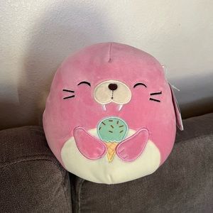 Ova Box Lunch Exclusive the walrus  Squishmallow - 8”